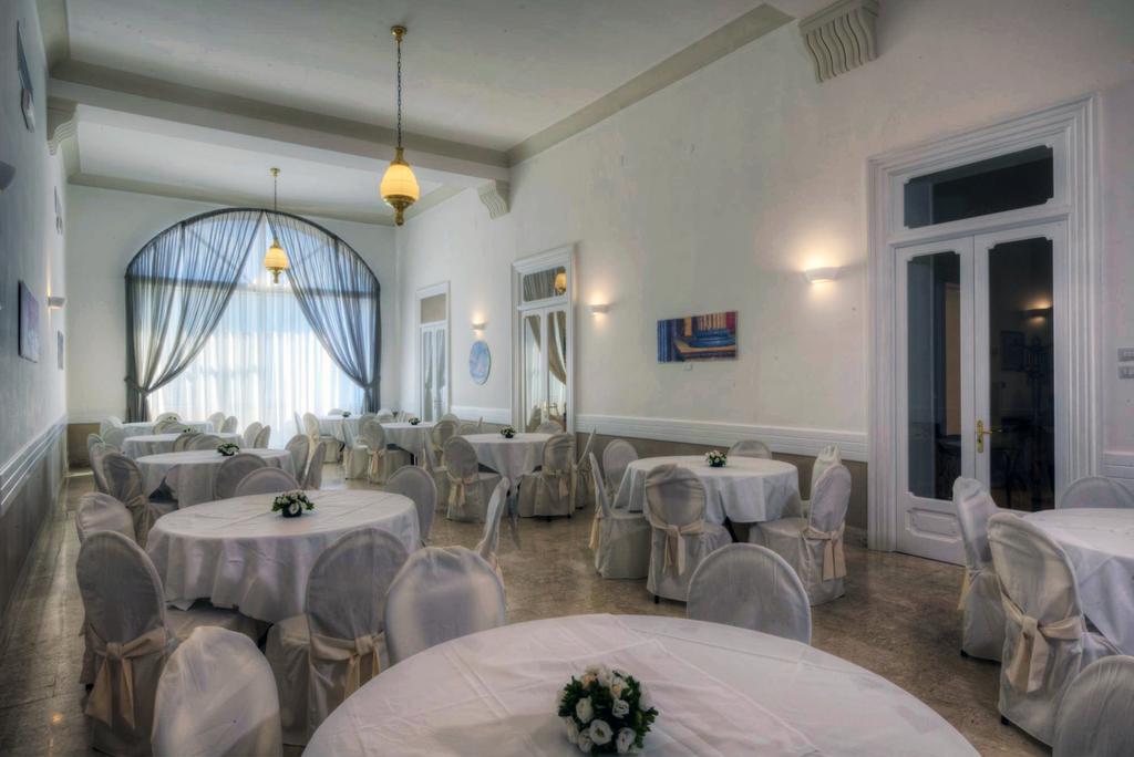 Hotel Vittoria Pompei Luaran gambar