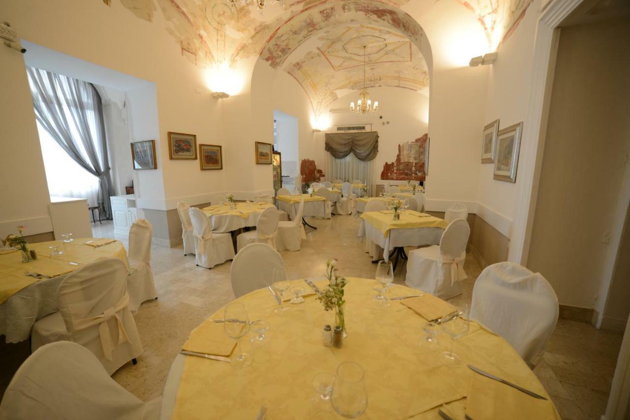 Hotel Vittoria Pompei Luaran gambar